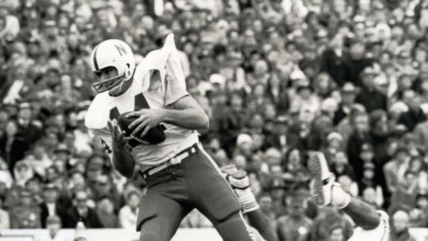 1971 Nebraska-Oklahoma football 14 Tagge scramble USATSI_9186494